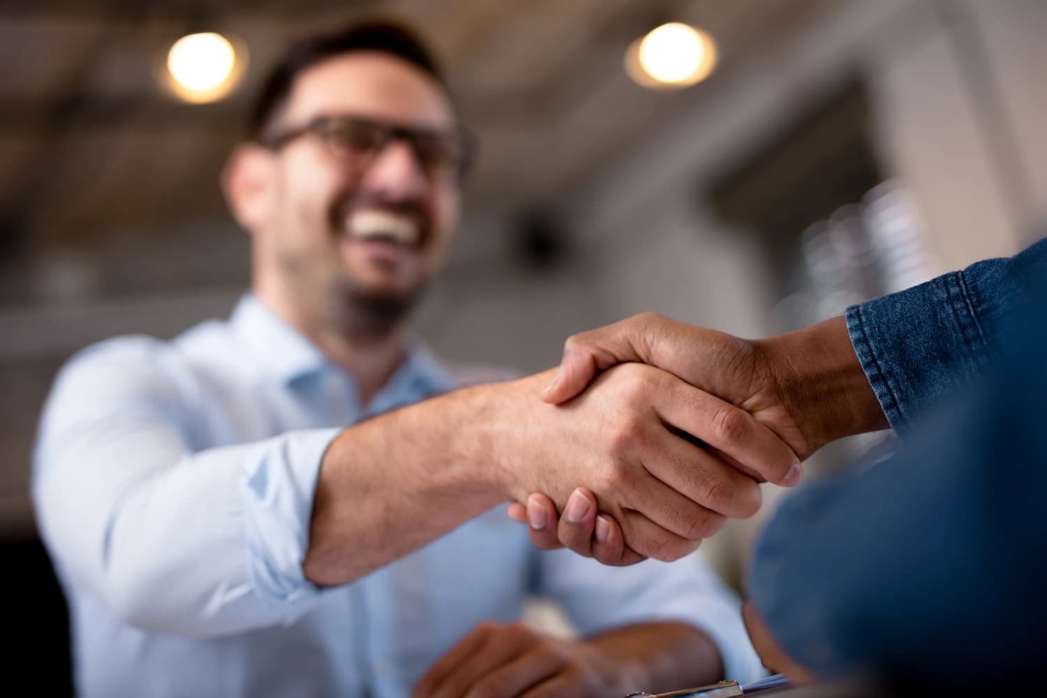 Beratungsgespräch mit Geschäftspartnern bei Ferrum