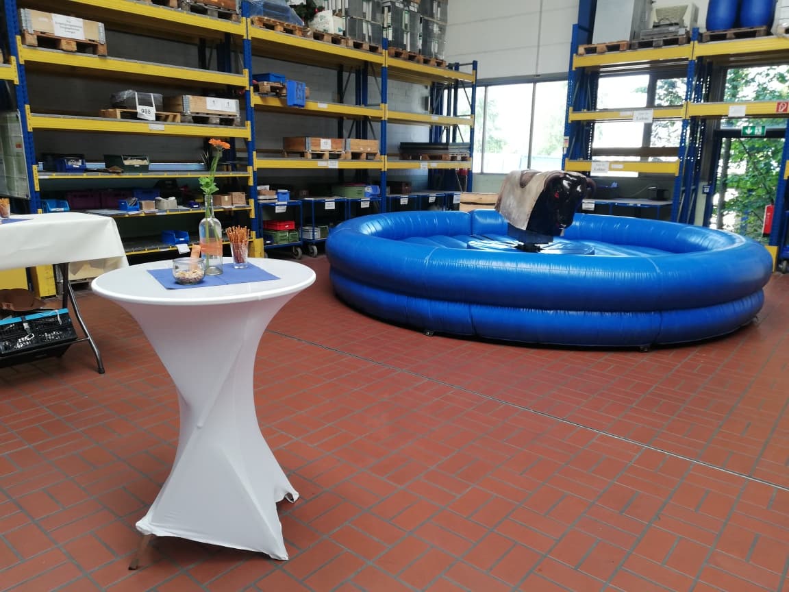 Impression vom FERRUM Open House 2019 „BBQ & Bull Riding“